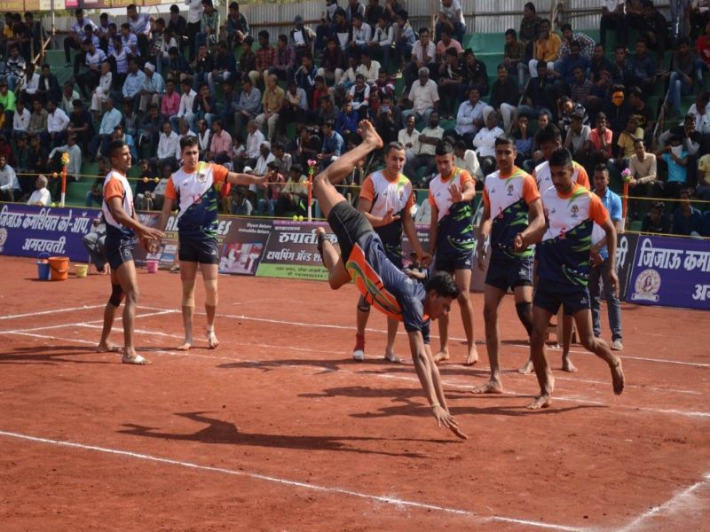 Kabaddi: Amravati - Akola team dominates | कबड्डी : अमरावती- अकोला संघाचे वर्चस्व