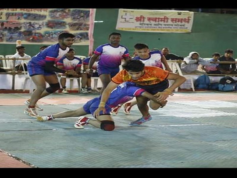 District Level Kabaddi Tournament: Durgamata Sports Club and Siddhaprabh Foundation are in the final round | जिल्हास्तरीय कबड्डी  स्पर्धा : दुर्गामाता स्पोर्ट्स क्लब आणि सिद्धप्रभा फौंडेशन अंतिम फेरीत