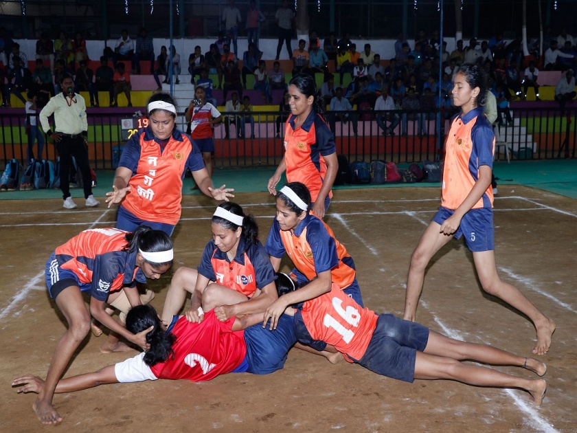 Mumbai team dominates in mavli mandal state level Kabaddi tournament held in thane | राज्यस्तरीय कबड्डी स्पर्धेत मुंबईच्या संघांचे वर्चस्व 