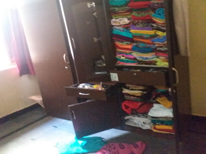 robbery at shivsena kaij taluka presidents house | केज शिवसेना तालुकाप्रमुखांच्या घरी धाडसी चोरी