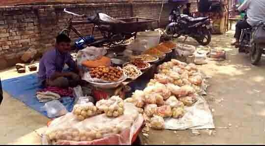 Heavy sales of substandard cashews in the city | निकृष्ट दर्जाच्या काजूबियांची शहरात जोरात विक्री