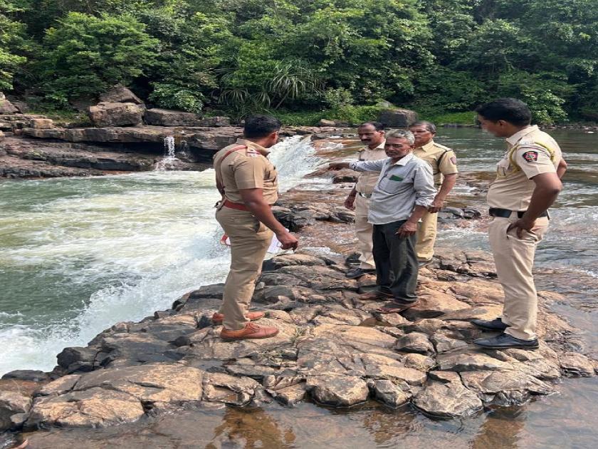 Ichalkaranji youth slips while taking a selfie, The incident took place near Kalammavadi Dam kolhapur | Kolhapur: सेल्फी काढताना पाय घसरून इचलकरंजीचा तरुण गेला वाहून, काळम्मावाडी धरणाजवळ घडली घटना