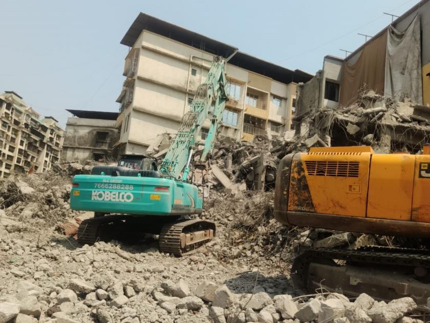 5 storey illegal building demolition in rera case at kalyan | रेरा प्रकरणातील पाचमजली बेकायदा इमारत जमीनदोस्त