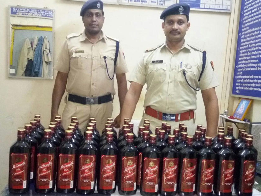 Sindhudurg: Illegal liquor seized in Konkanya Express | सिंधुदुर्ग : कोकणकन्या एक्सप्रेसमध्ये बेकायदेशीर दारू जप्त