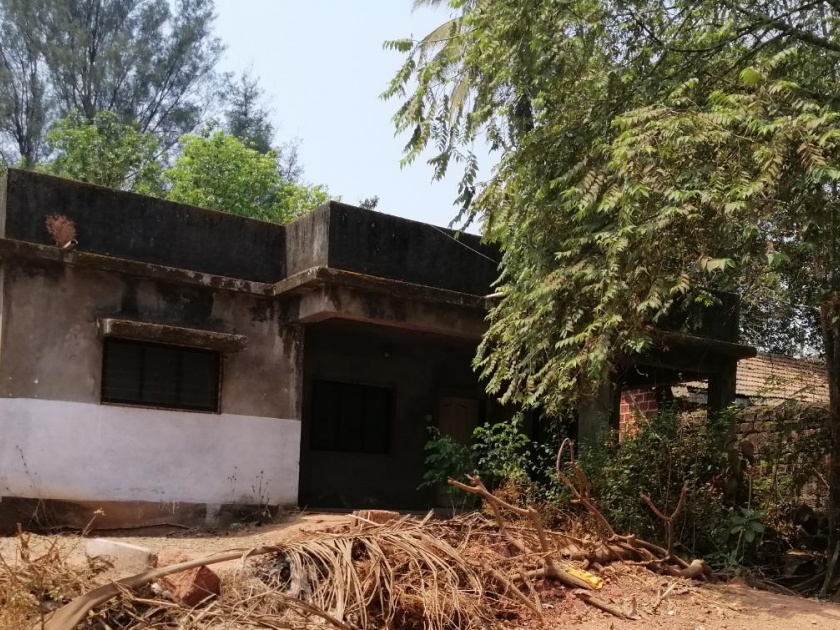 Provincial, Tahsildar residence work incomplete, condition in Kankavali; Millions of rupees wasted | प्रांताधिकारी, तहसीलदार निवासस्थानांचे काम अपूर्ण, कणकवलीतील स्थिति ; लाखो रूपये वाया
