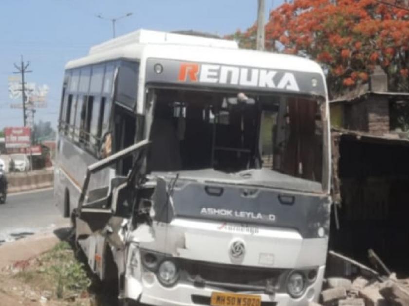 15 injured in police bus accident near Karad while returning after election duty | Satara: निवडणूक बंदोबस्त संपवून परतताना कऱ्हाडनजीक पोलिसांच्या बसला अपघात, १५ जण जखमी