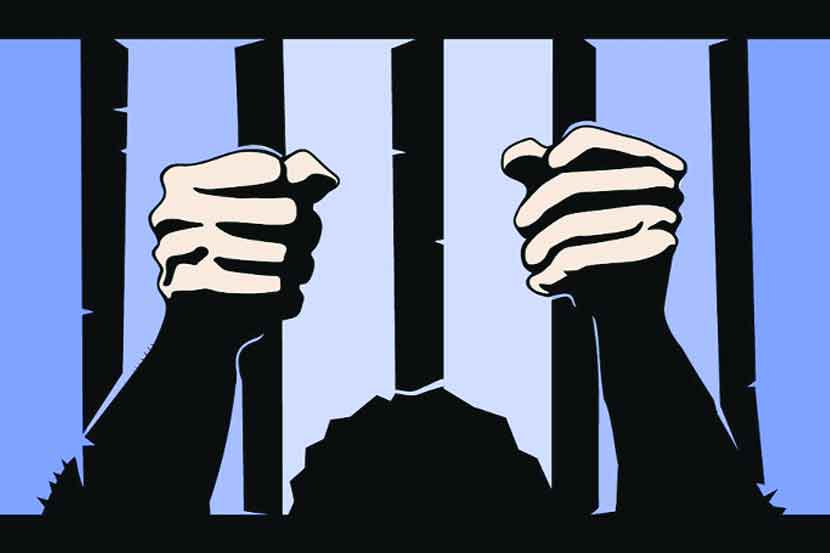 Coronary artery; 45 prisoners released from Solapur | कोरोनाचे सावट; सोलापुरातील ४५ न्यायाधीन कैद्यांची सुटका