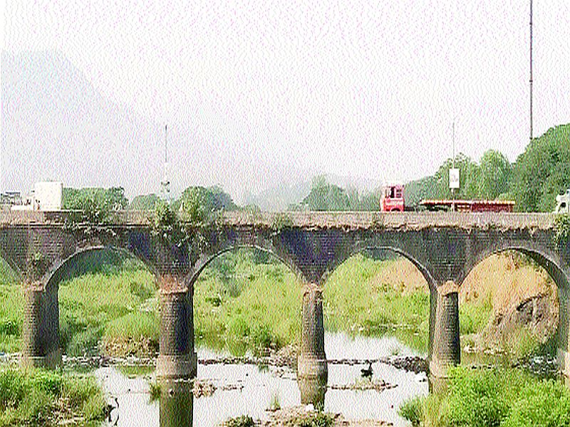 Four bridges over Ulhas river cleared, traffic congestion in Karjat taluka | उल्हासनदीवरील चार पुलांना मंजुरी, कर्जत तालुक्यातील वाहतूककोंडी सुटणार