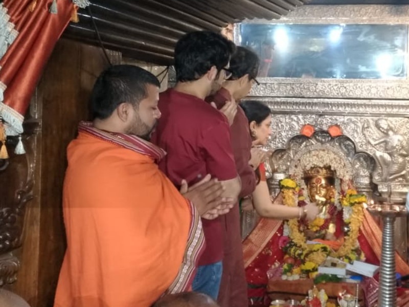 Order to close the coffin placed on the donation box in the temple of Shri Ekweera Devi | श्री एकवीरा देवीच्या मंदिरात दानपेटीवर ठेवले जाणारे ताट बंद करण्याचा आदेश