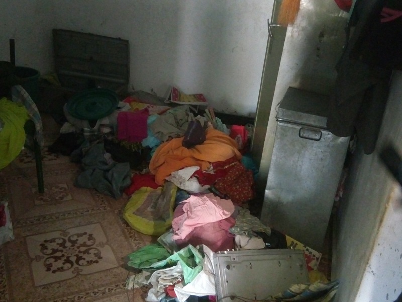  Kanjeet thieves | करंजीत चोरट्यांचा धुमाकूळ