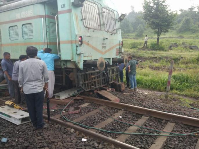 Trains from Nagpur to Mumbai stuck in Kasara Ghat | नागपूरहून मुंबईकडे जाणाऱ्या गाड्या कसारा घाटात अडकल्या; प्रवाशांचे हाल