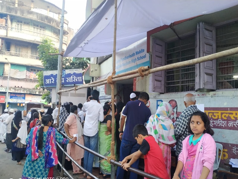 Maharashtra Election 2019 : Traditional voters in Kasba assembly constituency call for voting after afternoon | महाराष्ट्र निवडणूक २०१९ : कसबा विधानसभा मतदारसंघातील पारंपारिक मतदारांनी दुपारनंतर मतदानासाठी मुहूर्त साधला