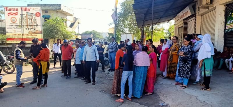 Tense over market deletion at Kashinagar in Nagpur | नागपुरातील काशीनगर येथे बाजार हटविण्यावरून तणाव 