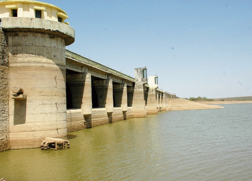 Water Sanctuary: 31 percent water storage in dam in Worhad! | जलसंकट गडद : वर्‍हाडातील धरणात ३१ टक्केच जलसाठा!