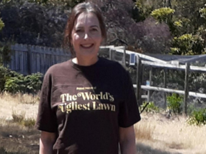 Worlds Ugliest Lawn award won by Tasmanian woman Kathleen Murray | तुमचं लॉन विद्रूप आहे का?- हे घ्या बक्षीस!