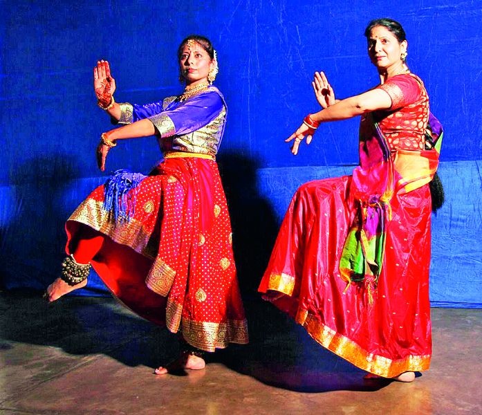 Various colors of dance emerged from the 35year dance journey | ३५ वर्षांच्या नृत्यप्रवासातून उलगडले नृत्याचे विविध रंग