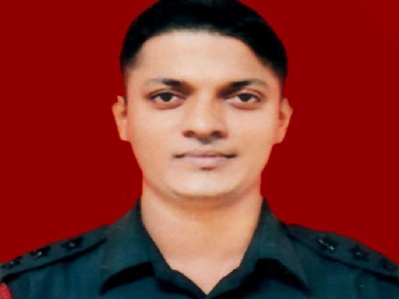 help to martyred indian soldier major kaustubh rane family | शहीद कौस्तुभ राणे यांच्या कुटुंबीयांना मीरा-भाईंदर महापालिकेकडून मदत