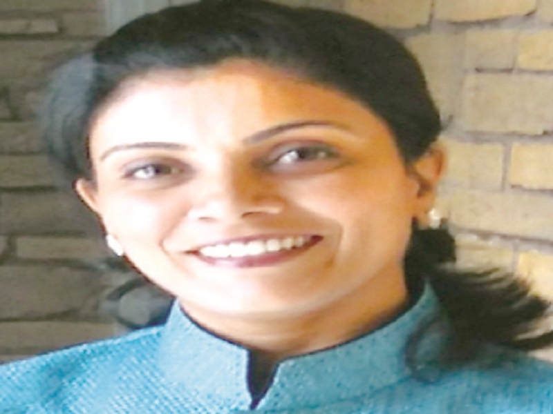 honest work a crime? : kavita navande | प्रामाणिक काम करणे गुन्हा आहे का ? : कविता नावंदे