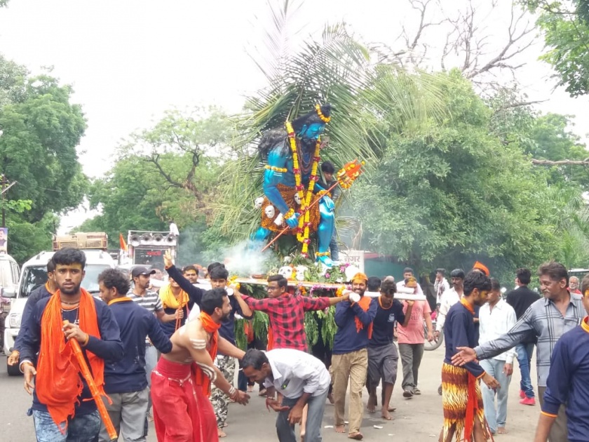 Kawad yatra procession in Khamgaon | खामगावात कावड यात्रेचा ‘माहोल’