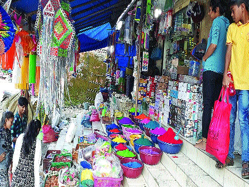 Market decorates for Diwali in roha | दिवाळीसाठी रोह्यातील बाजारपेठ सजल्या