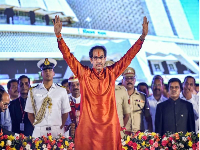 The state government has failed to report how much has been spent on the oath-taking of Thackeray government | ४.६३ कोटी की २.७९ कोटी?... ठाकरे सरकारच्या शपथविधीवर नेमका खर्च किती?
