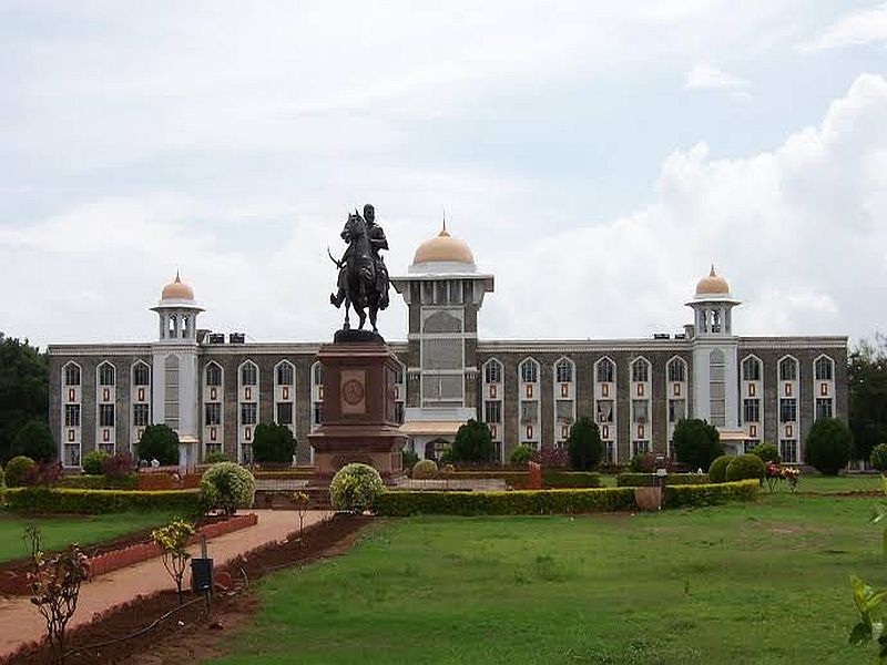 Do not change the name of Shivaji University! | शिवाजी विद्यापीठाचा नामविस्तार नकोच!