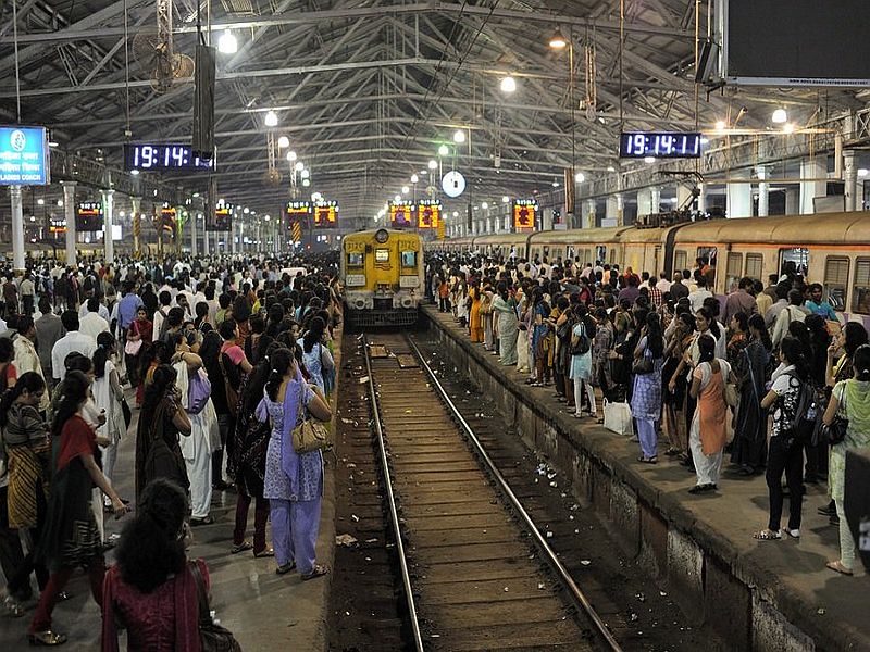 Budget 2020: Disappointment of Mumbaikars from budget; No provision for suburban railway | Budget 2020: अर्थसंकल्पातून मुंबईकरांची निराशा; उपनगरीय रेल्वेसाठी तरतूद नाही
