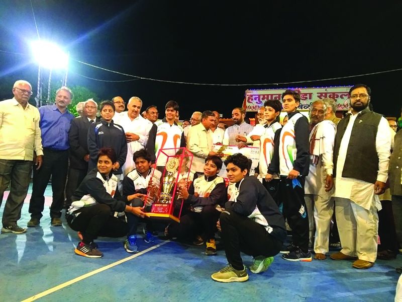 Saramth Amravati team nominated member of the MP cup Kabaddi turnament at keliveli | सर्मथ अमरावती संघ ठरला खासदार चषकाचा मानकरी