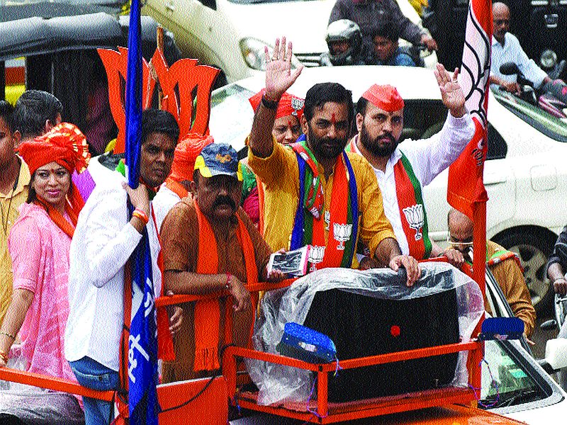 Maharashtra Election 2019: Kelkar's promotional rally in compensation | Maharashtra Election 2019: भरपावसात केळकर यांची प्रचाररॅली