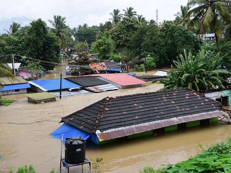 Floods in Kerala due to beef festival : BJP MLA | Kerala Floods : बीफ फेस्टिव्हलमुळे केरळमध्ये महाप्रलय, भाजपा आमदाराचे वादग्रस्त विधान