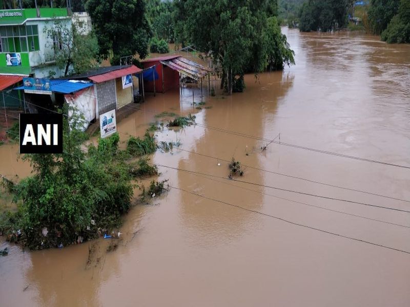 uae says no offer for kerala yet sets off fresh controversy | Kerala floods : यूएईच्या मदतीवरुन भाजपाचा डाव्या सरकारवर हल्लाबोल