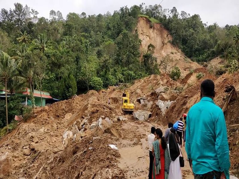 Kerala floods: Rs. 700 crores 'crore'; The news of the UAE aid to Kerala was false | Kerala floods : ७०० कोटींची 'कोटी'; युएईनं केरळला मदत देऊ केल्याची बातमी खोटी