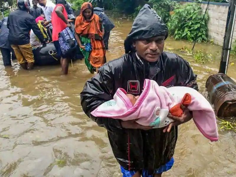Kerala floods; 'Look what you are looking for, MLAs give 1 month salary to Kerala' | Kerala Floods; 'बघताय काय सामील व्हा, आमदारांनो 1 महिन्याचा पगार केरळसाठी द्या'