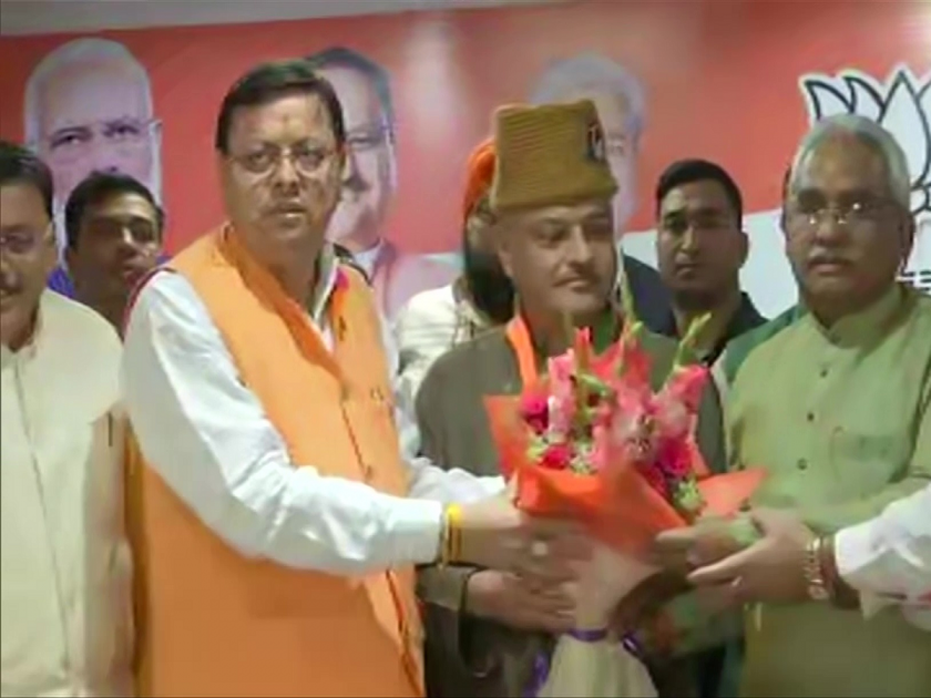 AAP: Aam Aadmi Party Uttarakhand Chief Ministerial candidate ajay kothiyal joins BJP | AAP: आम आदमी पक्षाला धक्का, मुख्यमंत्रीपदाच्या उमेदवाराचा भाजपमध्ये जाहीर प्रवेश