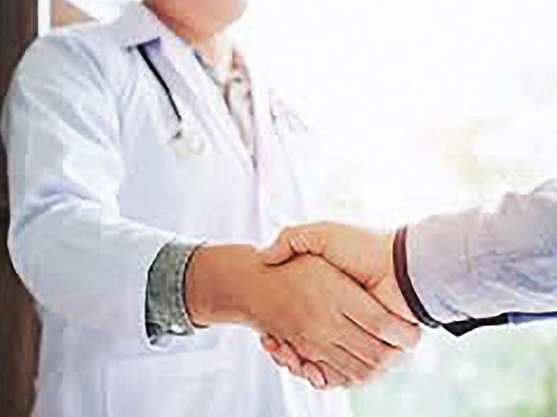 Trust in a doctor-patient relationship | डॉक्टर-रुग्ण संबंधांत विश्वास हवा