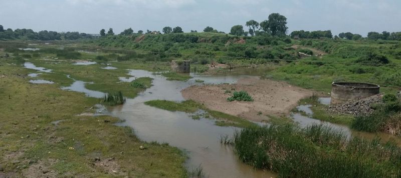 Increase in river pollution in Buldana district! | बुलडाणा जिल्ह्यातील नद्यांचा कोंडला श्वास