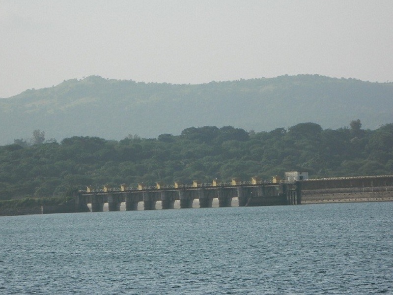 Five and a half TMC water reserve in Khadkawasala dam chain for Pune | पुण्यासाठी खडकवासला धरणसाखळीत साडेपाच टीएमसी पाणी राखीव
