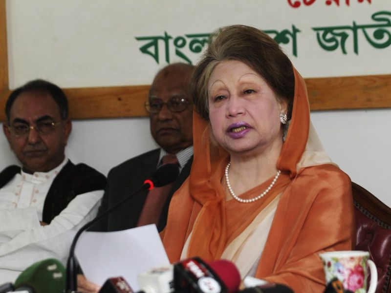 Bangladesh court jails former pm and opposition leader Khaleda Zia for five years | बांगलादेशच्या माजी पंतप्रधानांना पाच वर्षांचा तुरुंगवास