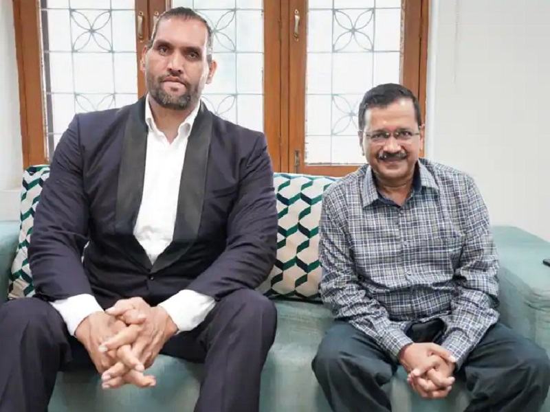 Punjab Election 2022| The Great Khali meets Arvind Kejriwal, likely to join AAP | द ग्रेट खली AAPमध्ये प्रवेश करणार? अरविंद केजरीवालांनी शेअर केला फोटो, म्हणाले...