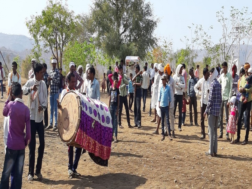 tribal festival salaiban khamgaon | Video - सालईबनात रंगला आदिवासींचा ‘फगवा’ महोत्सव!