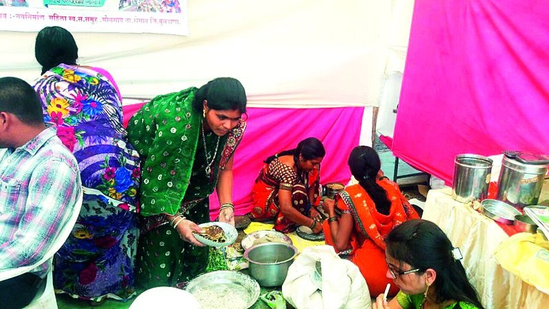 # Khamgaon Krishi Mahotsav: Billing and Knowing Bread! | #खामगाव कृषी महोत्सव : खमंग भरीत आणि कळण्याची भाकर!