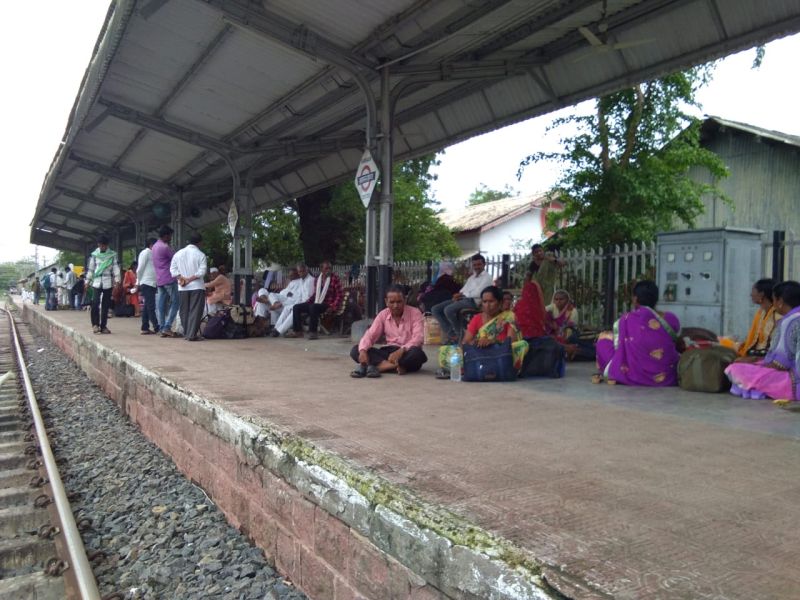 Vitthal Darshan Express will leave today; rush of devotees on railway station | ‘विठ्ठल दर्शन’ एक्स्प्रेस आज निघणार; भक्तांची रेल्वेस्टेशनवर सकाळपासूनच गर्दी 