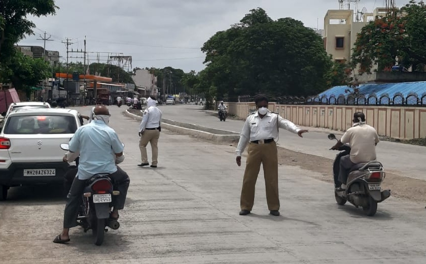 Criminal offenses against 45 drivers in Khamgaon | खामगावात ४५ वाहन चालकांवर फौजदारी गुन्हे 