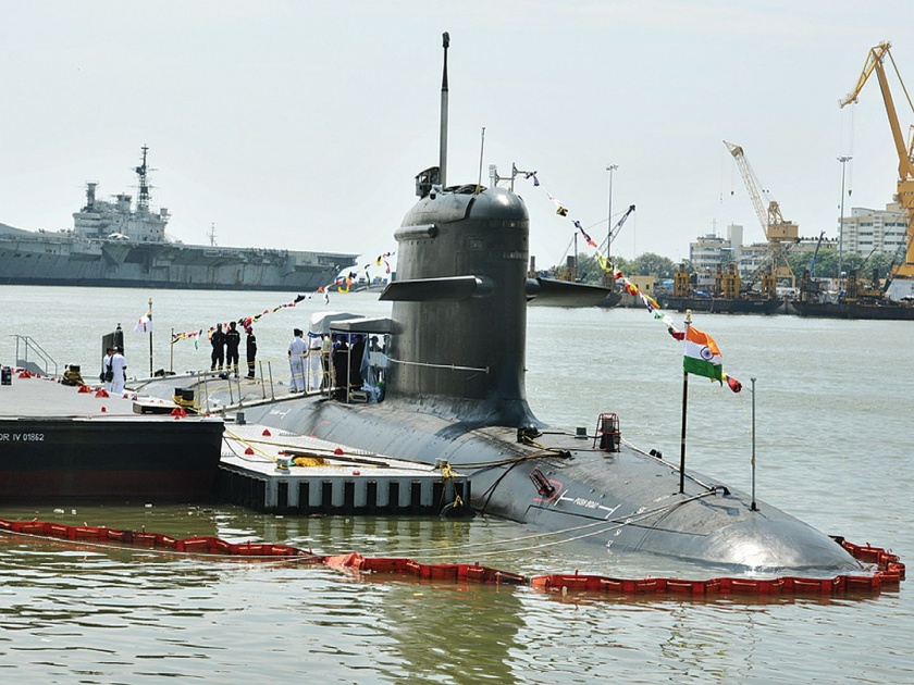 That half-hour curb in the Khanderi submarine, arousing patriotism with eagerness ... | खांदेरी पाणबुडीतील तो अर्धा तास कुतूहल, उत्सुकतेसह देशाभिमान जागवणारा...