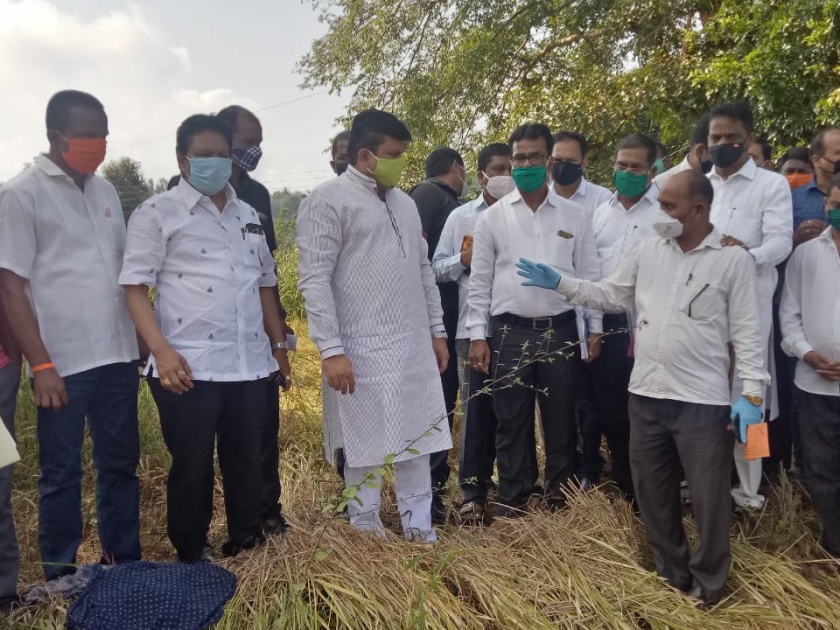 Guardian Minister Uday Samant interacted with the farmers | पालकमंत्री उदय सामंत यांनी शेतकऱ्यांशी साधला संवाद
