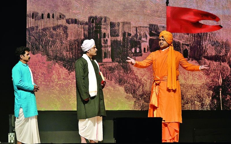 Swami Vivekananda incarnated for protection of religion | धर्मरक्षणार्थ अवतरले ‘स्वामी विवेकानंद’
