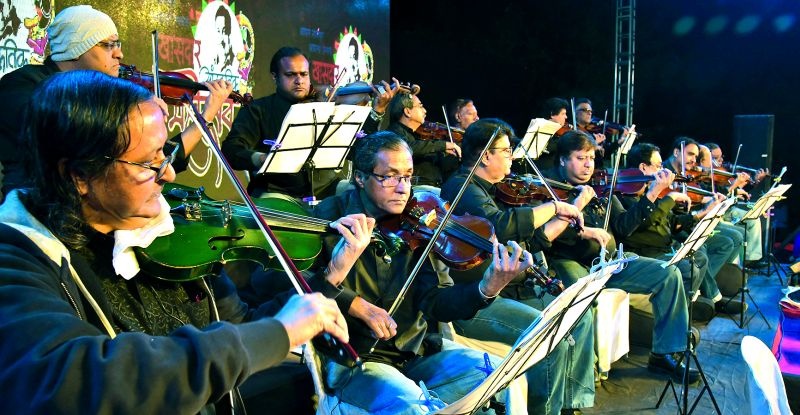 Group violin for the first time in Nagpur | नागपुरात प्रथमच निनादत आहेत 'ग्रुप व्हायोलिन'