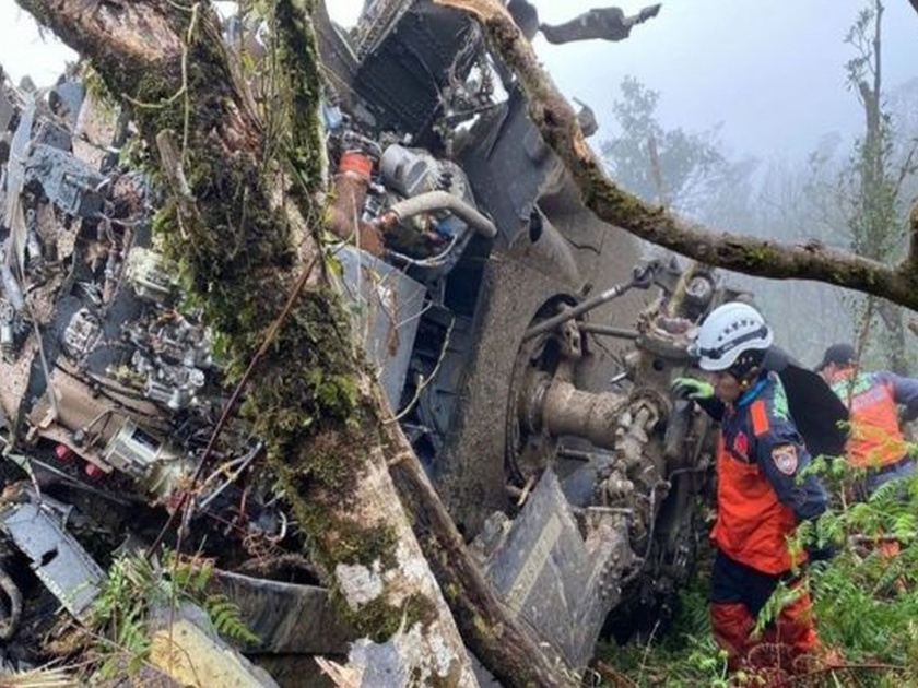 Taiwan army chief dead; 8 killed in helicopter crash | हेलिकॉप्टर अपघातात तैवानच्या लष्करप्रमुखांसह 8 जणांचा मृत्यू