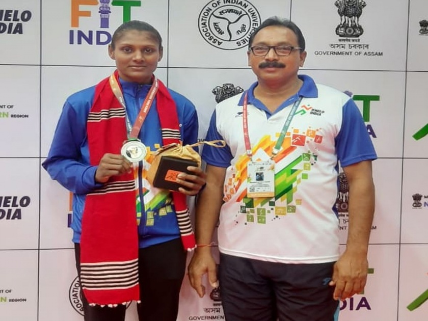 Akola's Poonam placed second in the country in the Khelo India Boxing Tournament! | Akola: खेलो इंडिया बॉक्सिंग स्पर्धेत अकोल्याची पुनम देशात दुसऱ्या स्थानी!