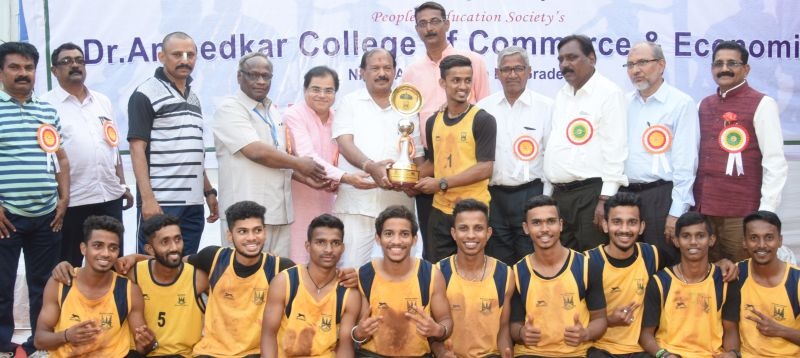 West Zone Kho-Kho Competition: Mumbai University won the title | पश्चिम विभाग खो-खो स्पर्धा : मुंबई विद्यापीठ संघाला जेतेपद